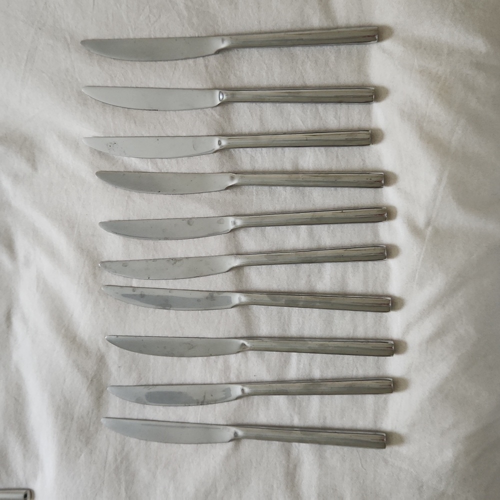 Crate&Barrel discontinued knife set--stainless steel